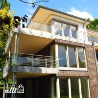 Helle neuwertige 4-Zimmer-Wohnung mit großem Balkon, Einbauküche und 2 Bädern in Eidelstedt